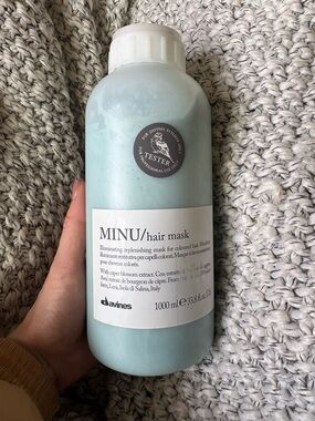 Davines MINU Hair Mask - Light Mint Green Bottle